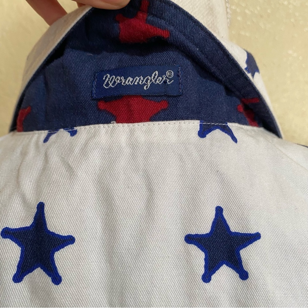 Wrangler Women’s Star Print Western Sleeveless Top - Picture 6 of 7
